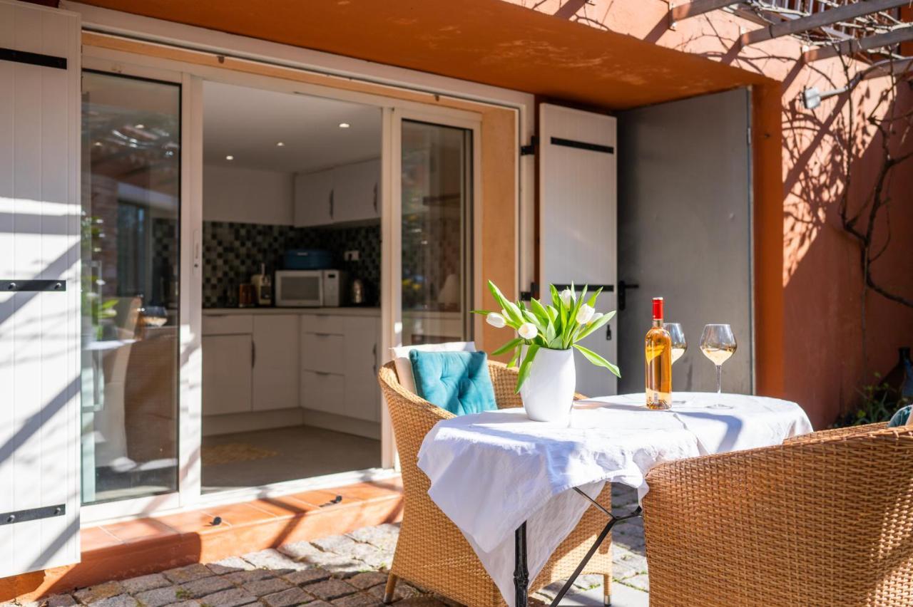 Le Camélia: Charming Apartment with Pool in Tranquil Estate Sollies-Toucas Exterior photo